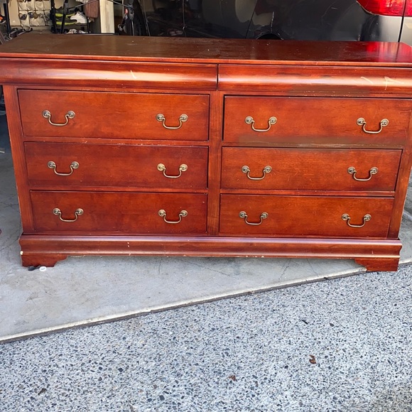 Brown mirror dresser